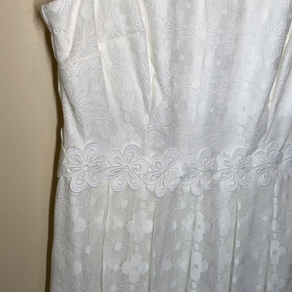 LONDON TIMES PETITE white lace dress - Picture 2 of 8